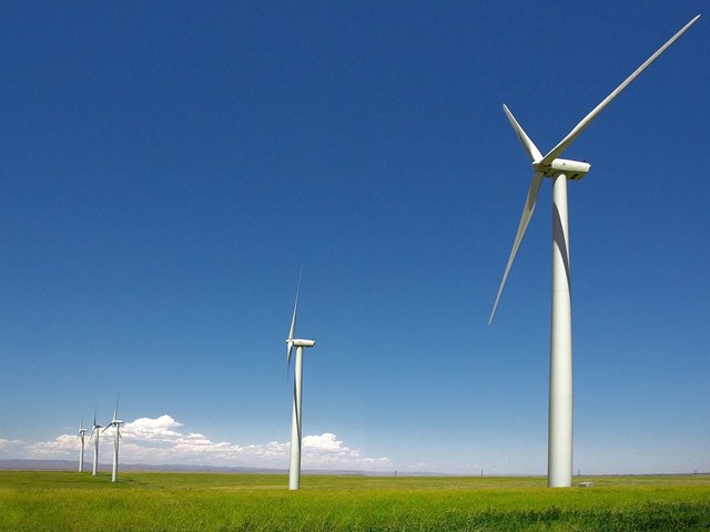 Charles F. Brush used the first large windmill to generate electricity in Cleveland, Ohio