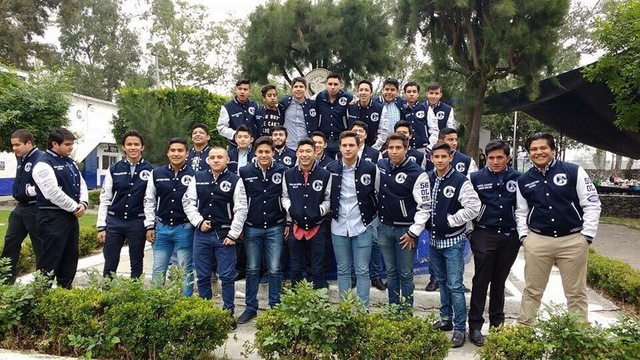 En gamos conocía a amigos de toda la vida