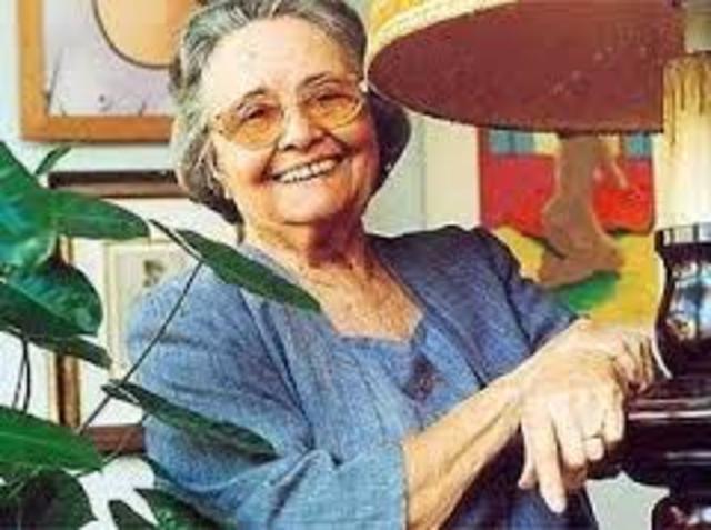 1977 - A escritora Rachel de Queiroz e a Academia Brasileira de Letras.