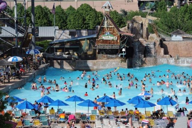 WAVE POOL