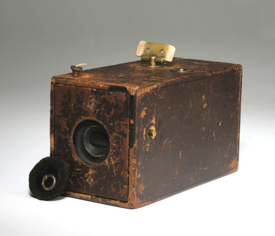 Dry plate negatives and handheld cameras