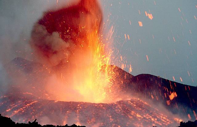 L'Etna ruba la scena ai vulcani italici