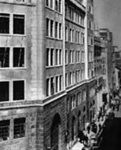 Creación de la primera aseguradora de COLSEGUROS