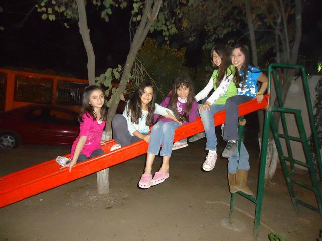 Una cerrada, un parque, dos pandillas... lots of fun!