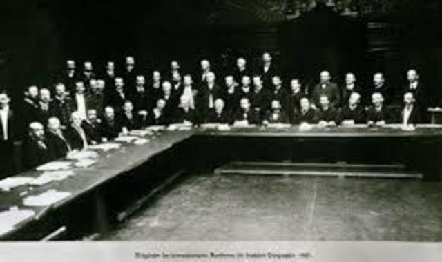 Reglamentación del servicio de ferrocarriles, telégrafos y teléfonos