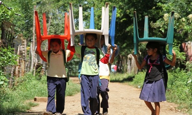 1970 ESCUELA NUEVA PARA LOS NIÑOS DE LAS AULAS RURALES