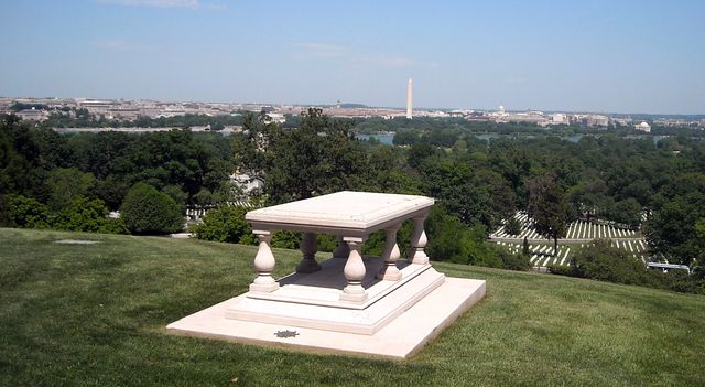 L'Enfant's Burial Site