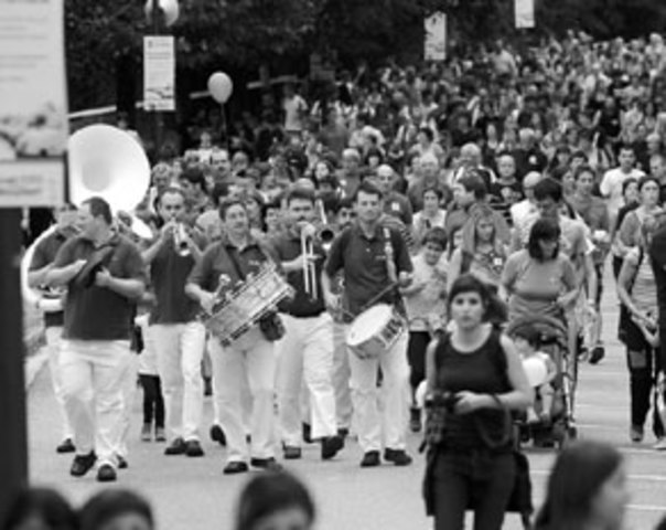 Primera gran manifestación de apoyo a la educación en euskara