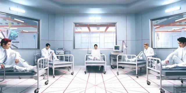 Foi laçada a música- "Lucky One"