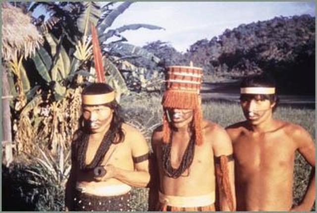 Pueblo Indígena Yora- hombres y mujeres fantasmas