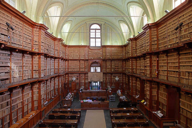 Primer biblioteca pública