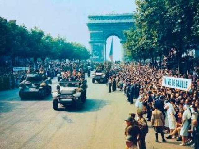 ALLIES LIBERATE PARIS