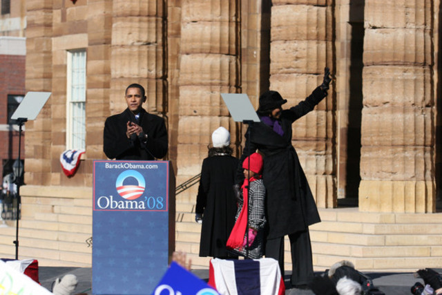 Obama Announces Bid for Presidency