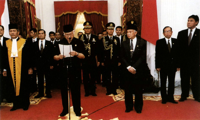 Pengunduran Diri Soeharto 21 Mei 1998 (Akhir Orde Baru)