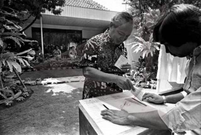 Masa Orde Baru Timeline Timetoast Timelines