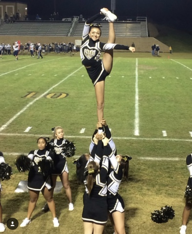 Soy una porrista para Gaffney High School.