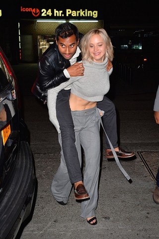 Ansari Rides Lawrence's Back into SNL After Party