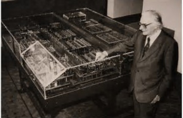 the first programmable was made