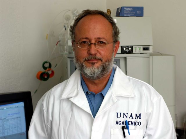 Premio al Dr. Alejandro Alagón del Instituto de Biotecnología UNAM