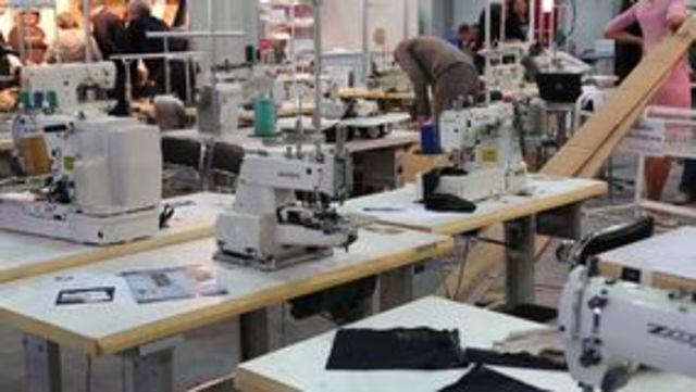 Se compran las primeras masquinas