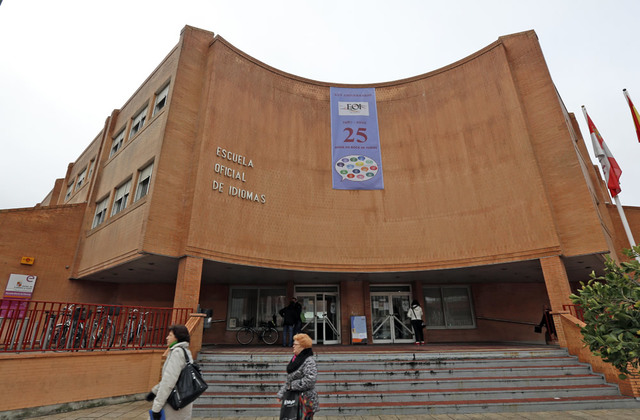 University and School of Languages