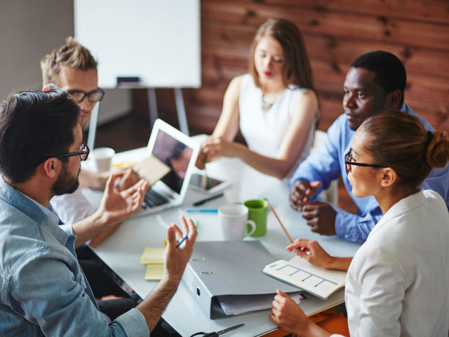 Acudir a las reuniones de academia