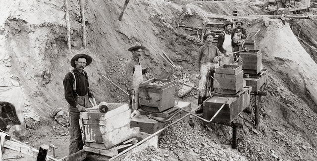 •	Klondike Gold Rush (1890)