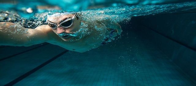 Primera competencia de natacion