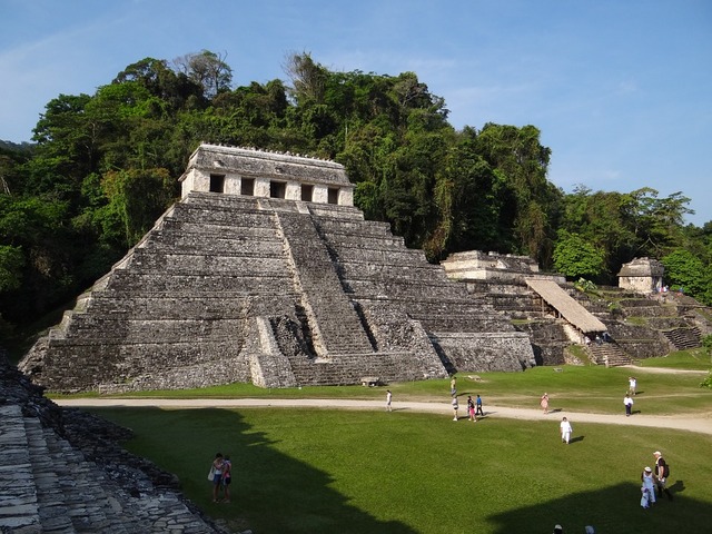 Mayas Abandon Their Cities