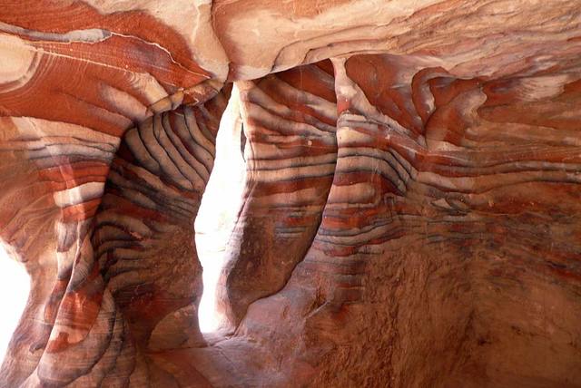 La terra si raffredda e si formano le rocce sedimentarie