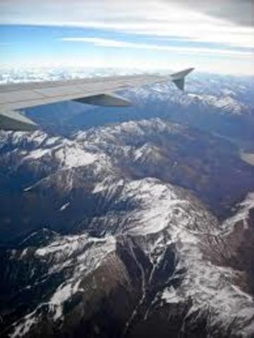 L'aereo sorvola le Alpi
