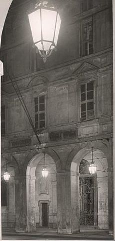 Prima illuminazione elettrica in strada