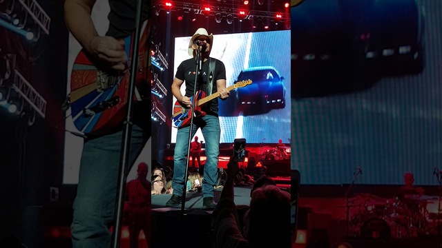 Brad Paisley Concert