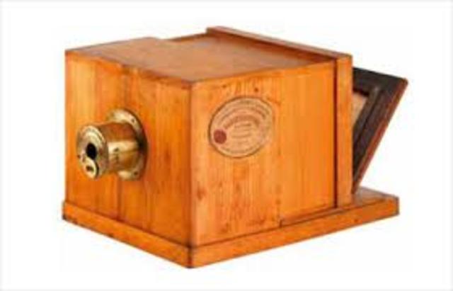 PRIMA MACCHINA FOTOGRAFICA