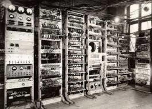 Primera computadora digital electronica por Alan Turing