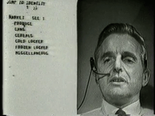 Douglas Engelbart muestra su prototipo de ordenador en la conferencia de otoño de ordenadores de San Francisco.