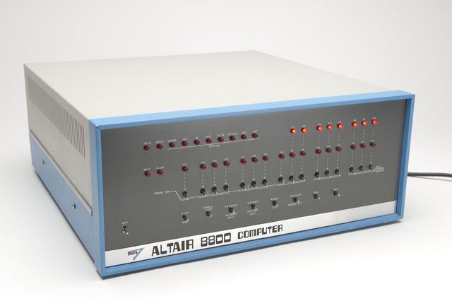 Aparece el Altair 8800.