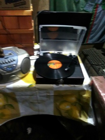 NUEVOS MANTELES EN LA MESA DE SONIDO