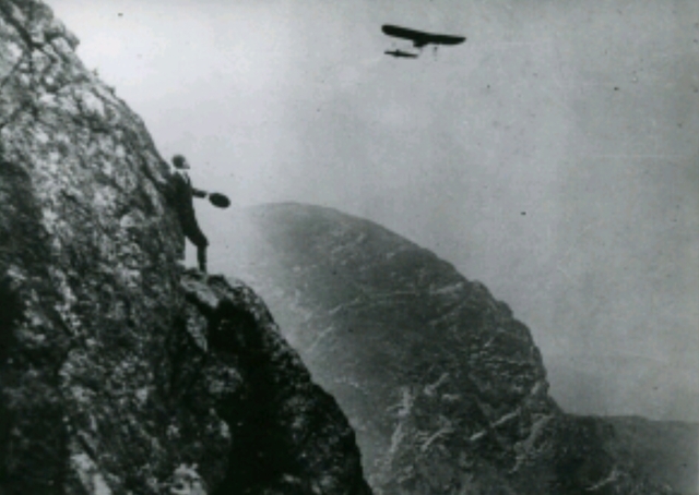 primo aereo a sorvolare le alpi