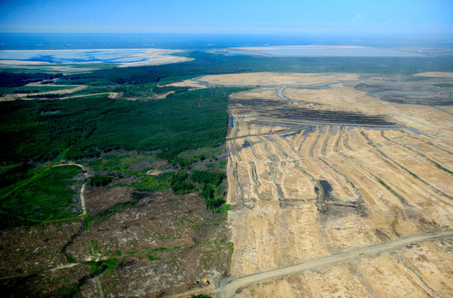 Oil is discovered on Lubicon land