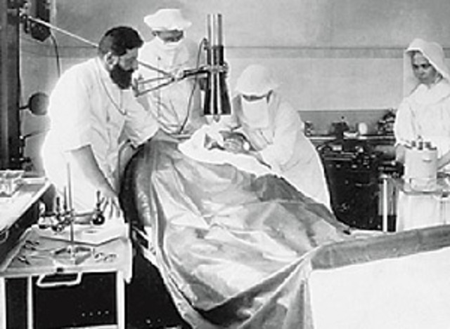 Primera cirugía de trasplante en seres humanos