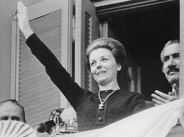 Asume Estela Martínez de Perón