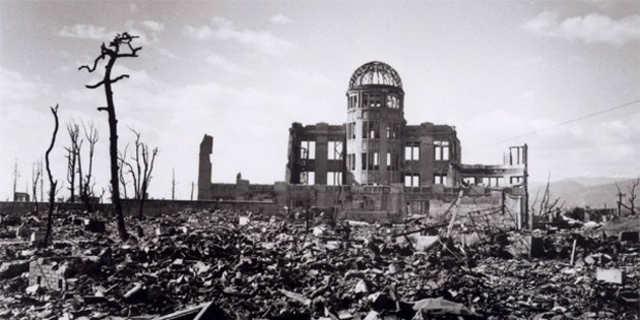 Explosió de les bombes atòmiques d'Hiroshima i Nagasaki.