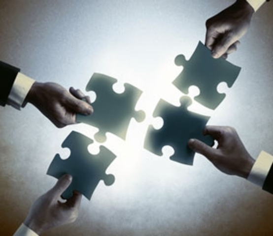 Preussag AG létrehozta a Hapag Touristik Union (HTU) konszernt, amellyel belépett a turisztikai iparág területére