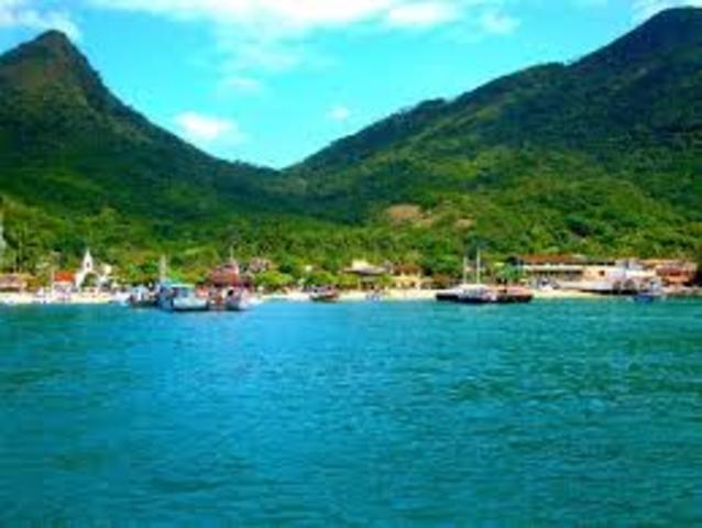 llegan a una isla pero hay una roca que no los deja seguir el camino