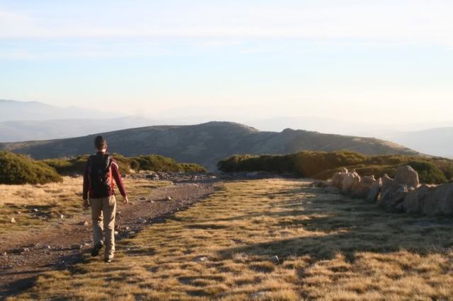 salen a la superficie y emprenden el camino a casa