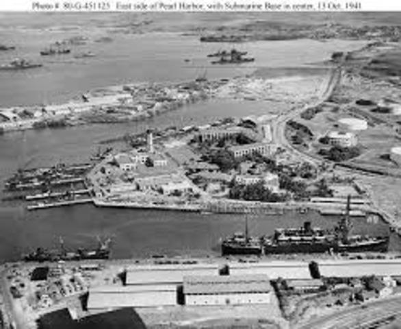 US builds naval base at Pearl Harbor