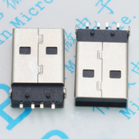 APARECE EL PRIMER USB.