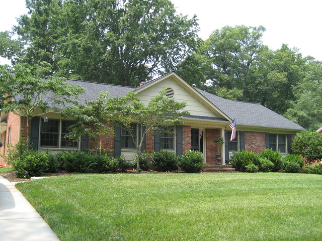 Nací en Charlotte, North Carolina en dos mil dos. Esto es mi primero casa