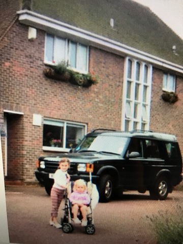 Yo y mi familia mudamos a England.